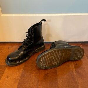 Effectively brand new shiny black Doc Martens US M 11